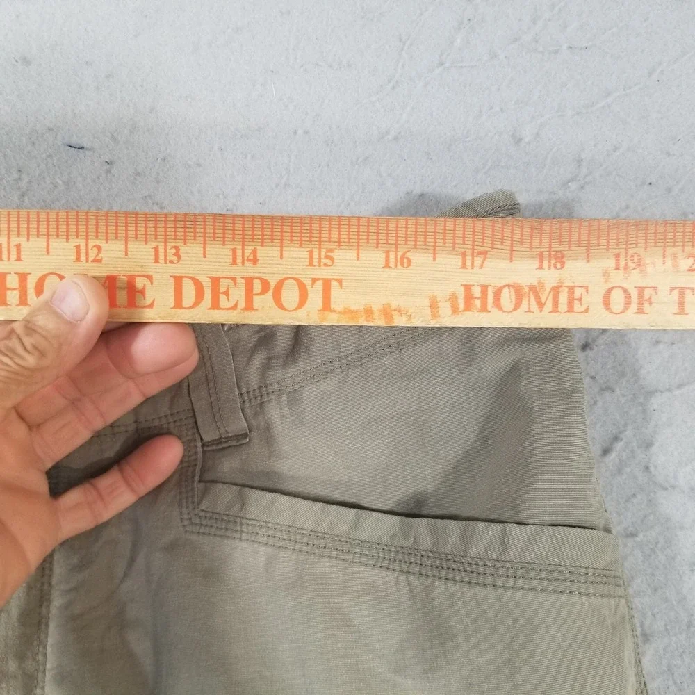 The North Face cargo hiking shorts men's 36x10 khaki green nylon blend outdoor